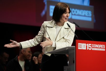 La secretaria general del PSPV-PSOE y ministra de Ciencia, Innovación y Universidades, Diana Morant, interviene durante la clausura del 15º Congreso Nacional del PSPV-PSOE, en el Palacio de Congresos, a 2 de febrero de 2025, en Valencia, Comunidad Valenciana (España). Durante el encuentro, convocado bajo el lema ‘Ací estem’, se ha ratificado a Diana Morant como secretaria general de los socialistas valencianos. Además, se ha celebrado para dar a conocer la nueva ejecutiva y la hoja de ruta política del PSPV-PSOE.

Jorge Gil / Europa Press
02 FEBRERO 2025;PSPV;PSOE;SECRETARIA;GENERAL;CONGRESO;SOCIALISTAS
02/2/2025