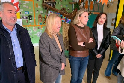 (Foto de ARCHIVO)
La consejera de Familia, segunda por la dcha, visita el programa 'Conciliamos' en el CEIP Fuente del Rey de Soria

EUROPA PRESS
23/12/2024