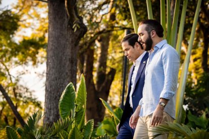 El jefe de la diplomacia estadounidense, Marco Rubio, y el presidente salvadoreño, Nayib Bukele
REMITIDA / HANDOUT por CASA PRESIDENCIAL, EL SALVADOR
Fotografía remitida a medios de comunicación exclusivamente para ilustrar la noticia a la que hace referencia la imagen, y citando la procedencia de la imagen en la firma
04/2/2025