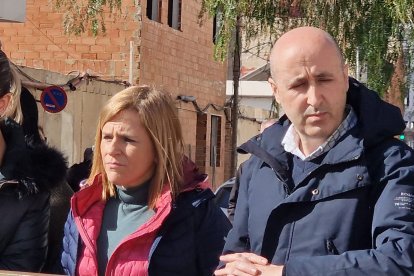 La delegada del Gobierno Pilar Bernabé y el presidente de la Confederación Hidrográfica del Júcar Miguel Polo.