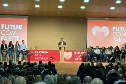 Carlos Fernández Bielsa presenta su candidatura a dirigir el PSOE de Valencia