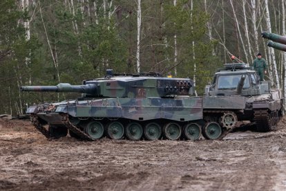 (Foto de ARCHIVO)
Tanques leopard en plenas maniobras militares en suelo polaco.
Europa Press/Contacto/Krzysztof Zatycki
13/2/2023