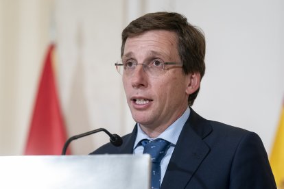 Archivo - El alcalde de Madrid, José Luis Martínez Almeida, ofrece una rueda de prensa tras firmar un convenio de colaboración para la atención a las personas en situación de dependencia de la ciudad, en la Real Casa de Correos, a 28 de diciembre de 2023,.