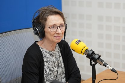Carmen Martínez Aguayo da una entrevista en la cadena SER (Sevilla)