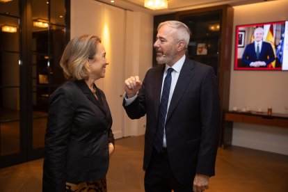 (Foto de ARCHIVO)
La secretaria del PP, Cuca Gamarra y el presidente del Gobierno de Aragón, Jorge Azcón, durante un Desayuno Informativo de Europa Press, en el Hotel Roosewood Villa Magna, a 3 de septiembre de 2024, en Madrid (España).

Eduardo Parra / Europa Press
03 SEPTIEMBRE 2024;EUROPA PRESS;FEIJOO;AZCON;DESAYUNO INFORMATIVO
03/9/2024