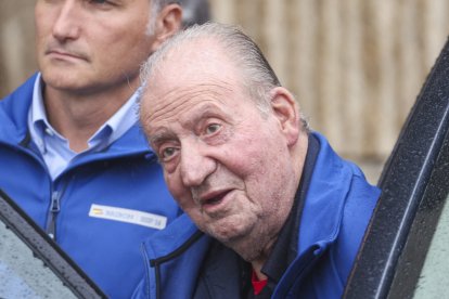 El Rey Juan Carlos ha reaparecido en Dubai tras querellarse contra Miguel Ángel Revilla.