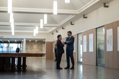 Archivo - El ministro de Asuntos Exteriores, Unión Europea y Cooperación, José Manuel Albares, y el presidente del Gobierno, Pedro Sánchez.