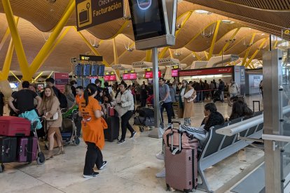 La T4 del Aeropuerto Adolfo Suárez Madrid Barajas el día después del apagón.