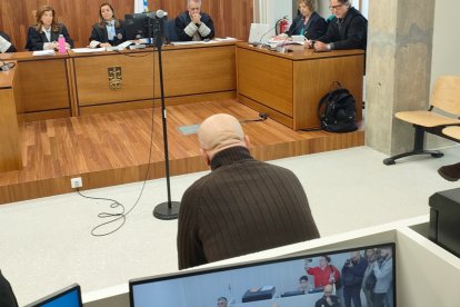 Miguel Ángel F.D., condenado a 16 años y 2 meses de prisión por robar un coche en Vigo con una madre y sus dos hijos dentro.