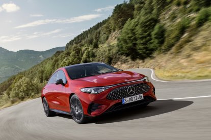 Der neue Mercedes-Benz CLA mit EQ Technologie: Exterieur: AMG Line Plus, MANUFAKTUR patagonienrot metallic 

The all-new Mercedes-Benz CLA with EQ Technology: exterior: AMG Line Plus, MANUFAKTUR patagonia red metallic
