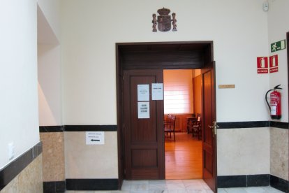 Archivo - Trib.- Pacta dos años una joven detenida en el barrio de Las Delicias de Valladolid con anfetamina, éxtasis y LSD.