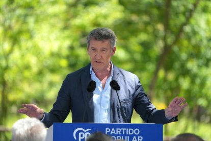 Nuñez Feijóo en la romeria popular del concello de O'Pino