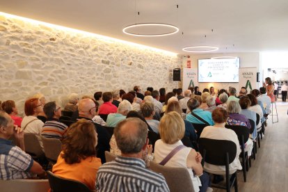 Más de 70 agricultoras y ganaderas participan en una jornada de Asaja para impulsar el liderazgo femenino

REMITIDA / HANDOUT por ASAJA ALICANTE
Fotografía remitida a medios de comunicación exclusivamente para ilustrar la noticia a la que hace referencia la imagen, y citando la procedencia de la imagen en la firma
29/5/2025