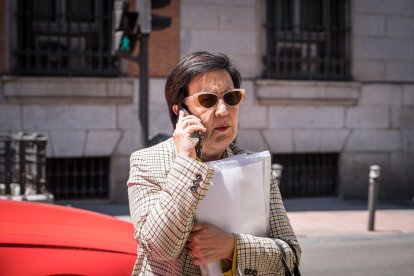 (Foto de ARCHIVO)
La presidenta de Asociación de Fiscales, Cristina Dexeus Ferrer, a su salida de una reunión con el Ministerio de Justicia, a 16 de mayo de 2023, en Madrid (España). Los jueces y fiscales han retomado hoy la negociación con el Ministerio que dirige Pilar Llop después de que cinco de ellas suspendieran la huelga que empezaba este 16 de mayo en aras de continuar con las conversaciones para intentar conseguir una mejora salarial. Todo ello después de la reunión fallida del pasado miércoles, en la que rechazaron la oferta de 46,7 millones de euros.

Diego Radamés / Europa Press
16 MAYO 2023;MADRID;JUECES;FISCALES;NEGOGICACIÓN JUSTICIA
16/5/2023