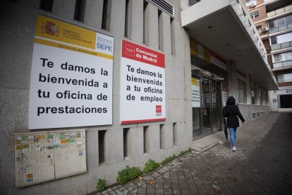 (Foto de ARCHIVO)
Fachada de la oficina del INEM, a 4 de marzo de 2025, en Madrid (España).
Eduardo Parra / Europa Press
04 MARZO 2025