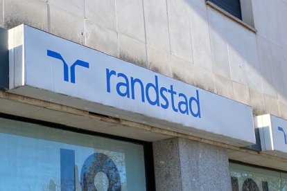 Archivo - Oficina de Randstad.