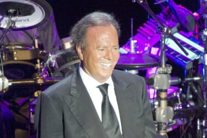 Julio Iglesias durante uno de sus conciertos.

Europa Press Reportajes / Europa Press
01/1/1970
