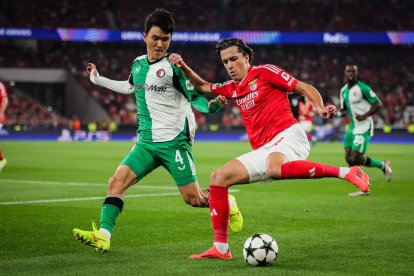 Álvaro Carreras, en un partido con el Benfica.