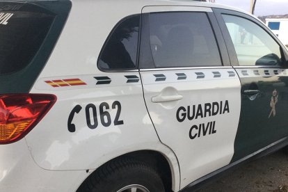 Archivo - Imagen de archivo de un vehículo de la Guardia Civil.