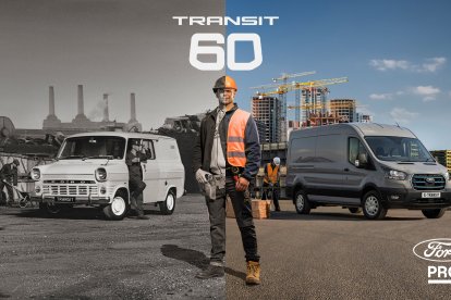 Ford celebra los 60 años de su furgoneta Transit en pleno auge de sus versiones electrificadas.
