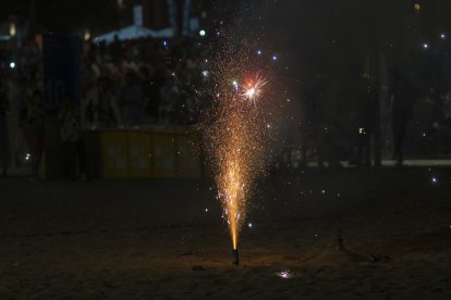 Un momento de la verbena en la ciudad de Barcelona.