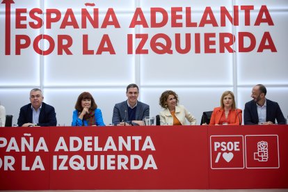 Pilar Bernabé en la reunión de la Comisión Ejecutiva Federal en la que todavía estaba Santos Cerdán como secretario de Organización.