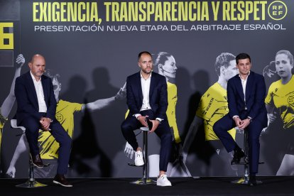 El presidente de la RFEF, Rafael Louzán; el nuevo presidente del CTA, Francisco Soto; y el secretario general de la RFEF, Álvaro de Miguel;