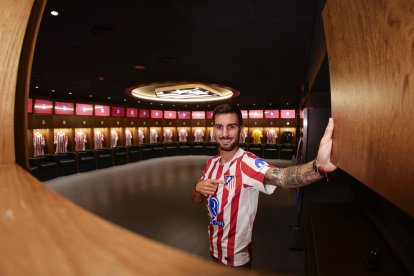 Álex Baena ya es oficialmente nuevo jugador del Atlético de Madrid