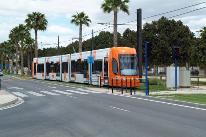 (Foto de ARCHIVO)
El TRAM d'Alacant puso 164.464 trenes y tranvías en 2023 y recorrió la distancia equivalente a 76,8 vueltas al mundo

REMITIDA / HANDOUT por GVA
Fotografía remitida a medios de comunicación exclusivamente para ilustrar la noticia a la que hace referencia la imagen, y citando la procedencia de la imagen en la firma
07/1/2024