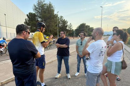 Adrián Casabó y Pablo Llopico con la Escuela de Ciclismo