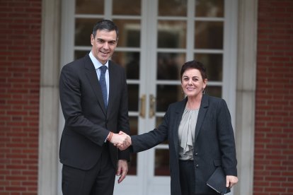 Pedro Sánchez y Mertxe Aizpurua.
