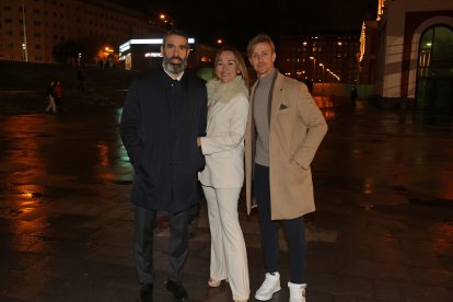 La periodista Carme Barceló junto a otros colaboradores de "El Chiringuito"