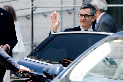 (Foto de ARCHIVO)
El ministro de la Presidencia, Justicia y Relaciones con las Cortes, Félix Bolaños, recibe el premio ‘Justicia más transparente’ en la categoría 'Entidades y Organismos relacionados con la Administración de Justicia' de los 'Premios a la Calidad de la Justicia', en la sede del CGPJ, a 27 de junio de 2025, en Madrid (España). Estos premios reconocen las iniciativas encaminadas a lograr una administración de Justicia más eficaz, más transparente y más accesible. El acto reconoce proyectos de modernización, accesibilidad y eficacia impulsados en Cataluña, Murcia, Aragón, Madrid y la Administración General.

Carlos Luján / Europa Press
27/6/2025