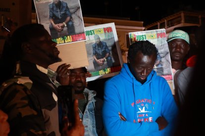 Imágenes de la concentración en Sevilla por la muerte del vendedor callejero Mamour Bakhoum

ROCÍO RUZ/EUROPA PRESS
02/1/2025