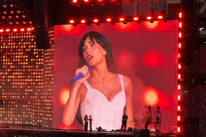 Aitana durante su concierto en el Metropolitano (Madrid)
