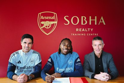 Eze firma su contrato con el Arsenal