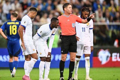 Dembélé tuvo que salir del partido contra Ucrania por lesión