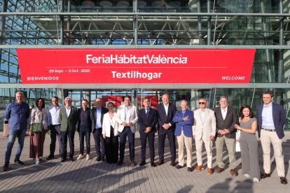 El president de la Generalitat, Carlos Mazón, visita la feria Habitat