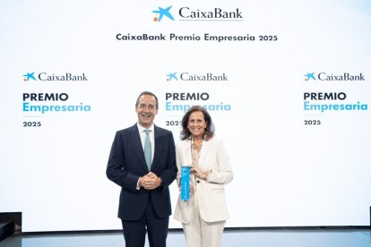 El consejero delegado de CaixaBank, Gonzalo Gortázar, y Sofía Osborne, ganadora de CaixaBank ‘Premio Empresaria’ 2025.
REMITIDA / HANDOUT por CAIXABANK
21/10/2025