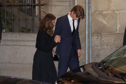 Alexia de Grecia y Miguel Urdangarin tras el funeral de Gómez-Acebo en Madrid.