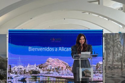 La concejala de Turismo del Ayuntamiento de Alicante, Ana Poquet.

REMITIDA / HANDOUT por AYUNTAMIENTO DE ALICANTE
Fotografía remitida a medios de comunicación exclusivamente para ilustrar la noticia a la que hace referencia la imagen, y citando la procedencia de la imagen en la firma
25/3/2025