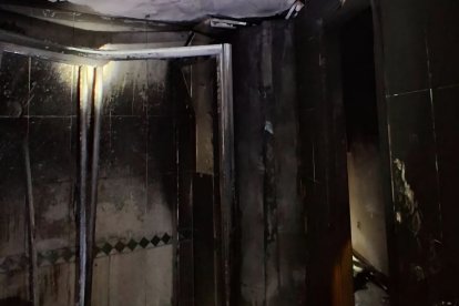 La vivienda calcinada tras el incendio en Sagunto