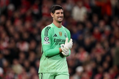 LIVERPOOL, ENGLAND - NOVEMBER 04: Thibaut Courtois of Real Madrid reacts during the UEFA Champions League 2025/26 League Phase MD4 match between Liverpool FC and Real Madrid C.F. at Anfield on November 04, 2025 in Liverpool, England. (Photo by Michael Regan/Getty Images)