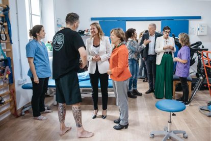 Begoña Carrasco, alcaldesa de Castellón, en su visita al Ateneu