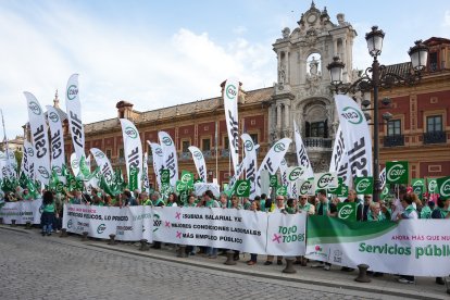 Movilización de la Central Sindical Independiente y de Funcionarios (CSIF) para pedir la mejora salarial de los empleados públicos.