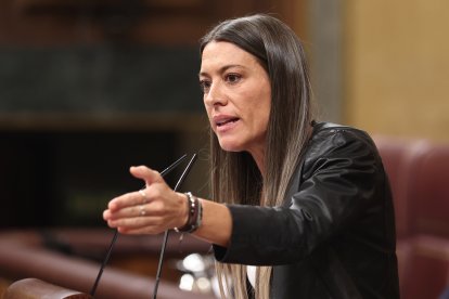 La portavoz de Junts en el Congreso, Miriam Nogueras, durante una sesión de control al Gobierno, en el Congreso de los Diputados, a 12 de noviembre de 2025, en Madrid (España). Sánchez ha acudido al Congreso para informar sobre los resultados de las últimas cumbres internacionales, la reunión del último Consejo Europeo y la situación de los servicios públicos en España, entre otros asuntos. La sesión se ha visto marcada por la falta de presupuestos para 2026 y el bloqueo de Junts al Gobierno de coalición.

Eduardo Parra / Europa Press
12/11/2025