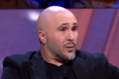 Kiko Rivera en el plató de "¡De viernes!"

REMITIDA / HANDOUT por TELECINCO.ES
Fotografía remitida a medios de comunicación exclusivamente para ilustrar la noticia a la que hace referencia la imagen, y citando la procedencia de la imagen en la firma
14/11/2025