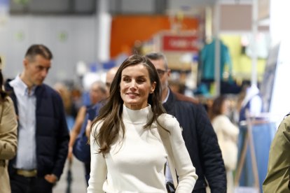 Doña Letizia durante su visita a la feria BioCultura, celebrada en Madrid