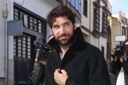 Cayetano Rivera y sus múltiples versiones del accidente de la palmera y la prueba de la alcoholemia.