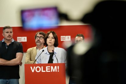La secretaria general del PSPV-PSOE, Diana Morant, comparece ante los medios de comunicación